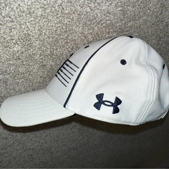 Notre Dame Adjustable hat - Picture 2 of 4